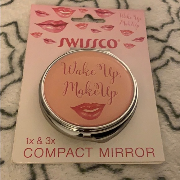 Compact mirror - Picture 1 of 1